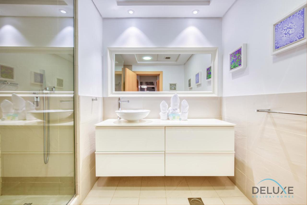 Lively 1 Bedroom At Al Nabat Shoreline 8 Palm Jumeirah By Deluxe Holiday Homes Dubai Eksteriør bilde